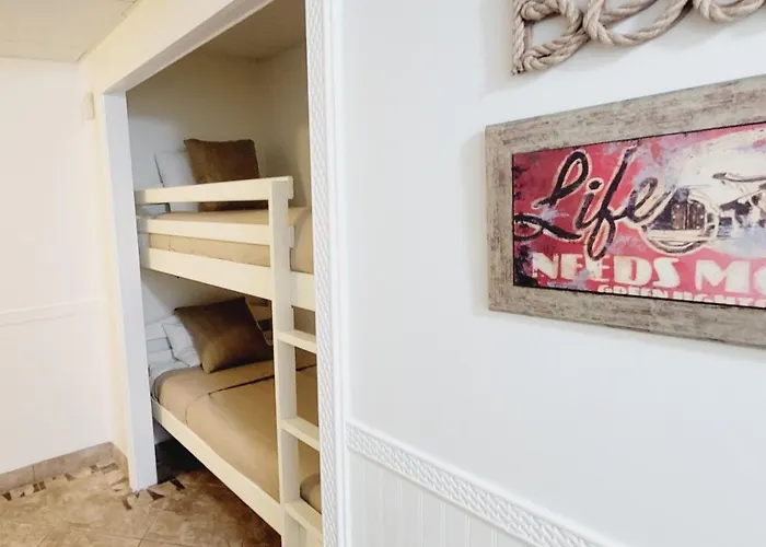 Moondrifter 803 Beach Front Condo 2Bd 2Ba